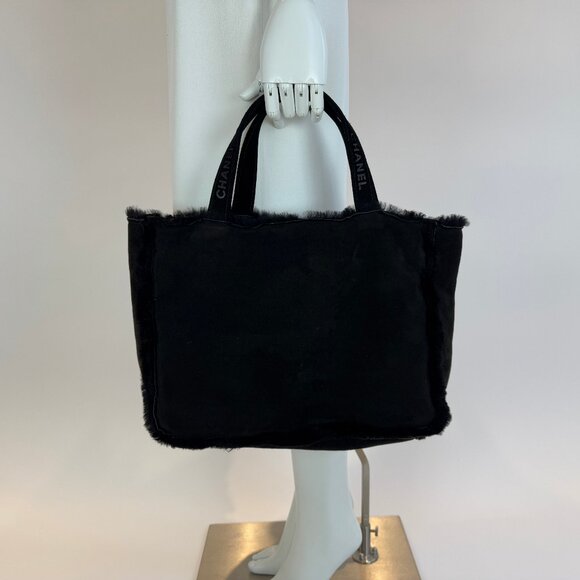 Chanel Black Suede Shearling Fur Hand Bag - Picture 5 of 16